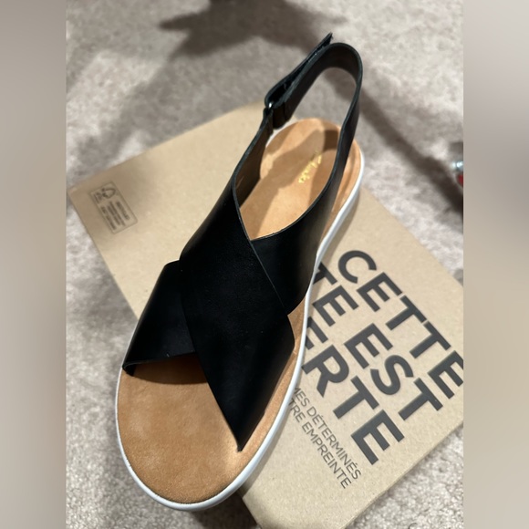 Clark Sandals - Picture 4 of 9